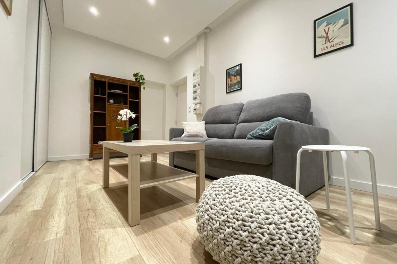 #Cf In White&Gray Center Apartment Grenoble Bagian luar foto
