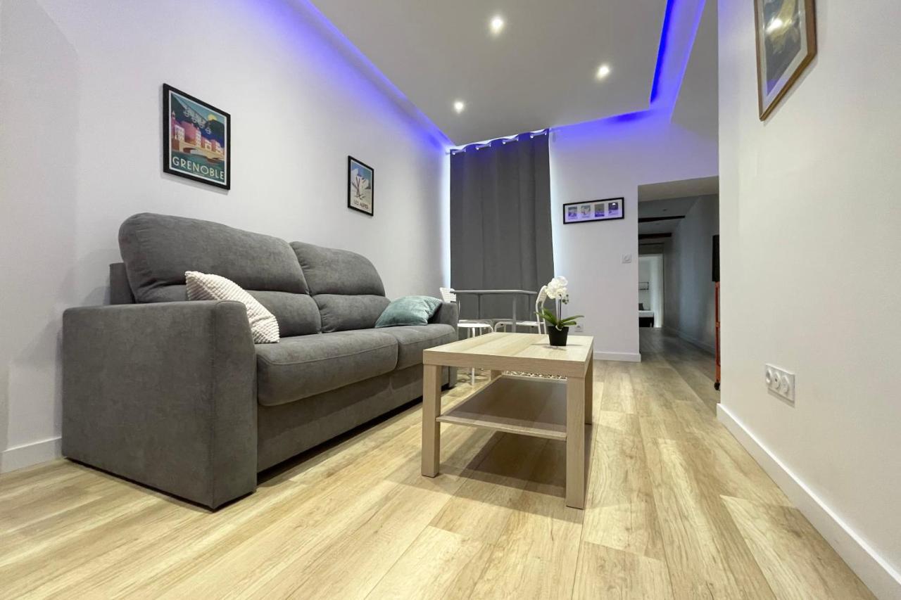 #Cf In White&Gray Center Apartment Grenoble Bagian luar foto